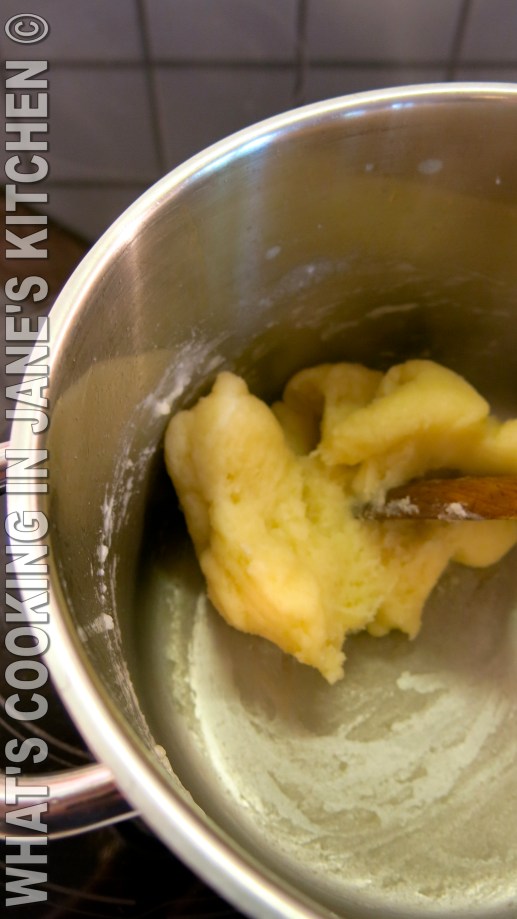 Profiterolles Au Chocolat