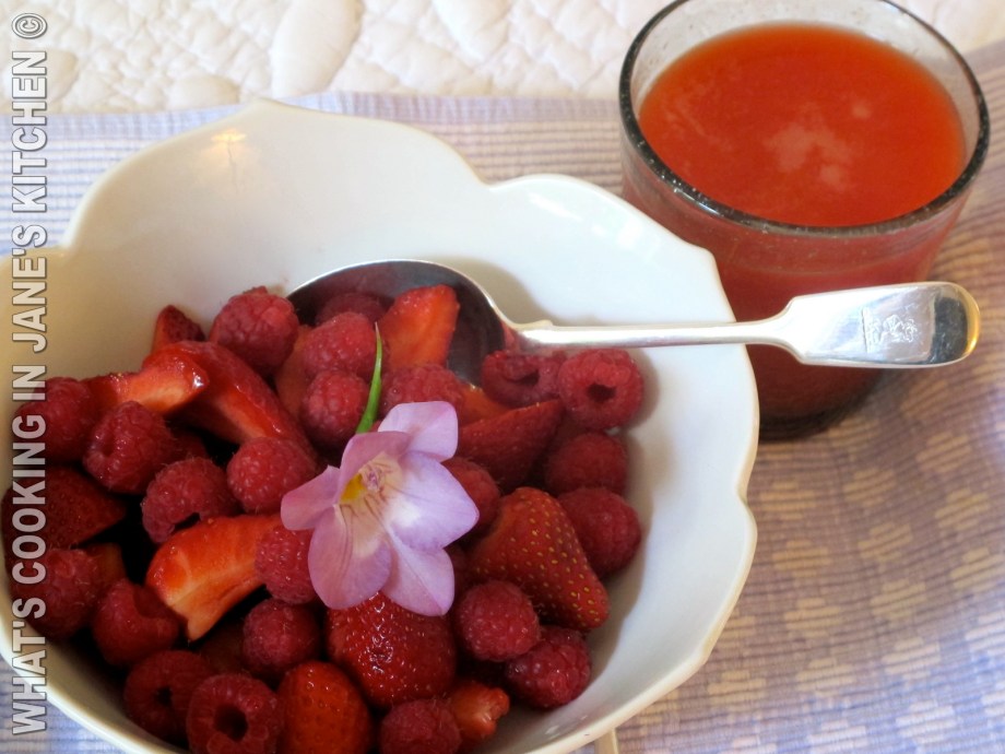 Fruit salad and Orange Juice Breakfast ©