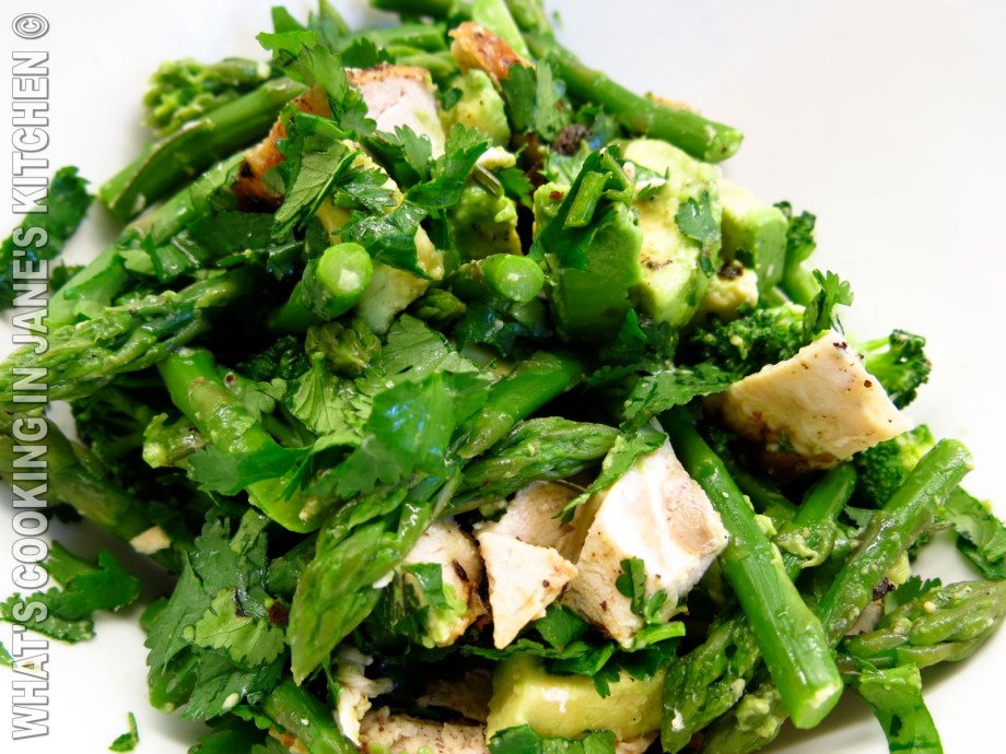Avocado, Asparagus, Broccoli and Roast Chicken Salad ©