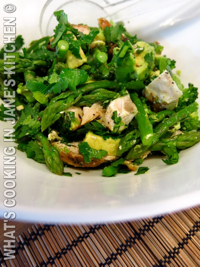 Avocado, Asparagus, Broccoli and Roast Chicken Salad ©