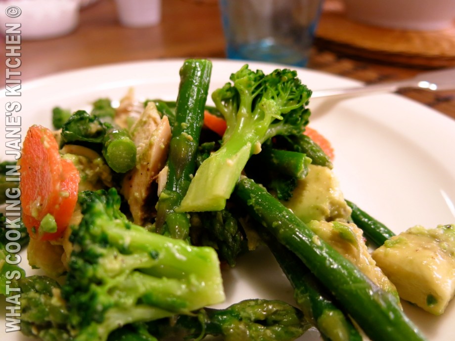 Avocado, Boccoli, Asparegus , Carrot and Chicken Salad ©