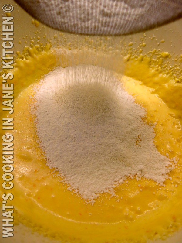 Greek Yogurt Cake ©