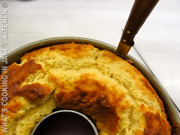 Greek Yogurt Cake ©
