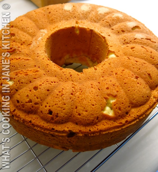 Greek Yogurt Cake ©