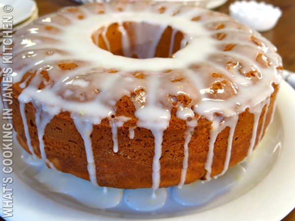 Greek Yogurt Cake ©