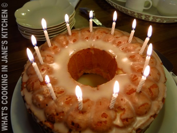 Greek Yogurt Cake ©