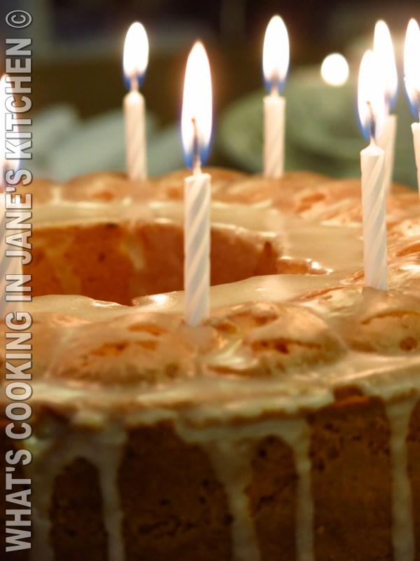 Greek Yogurt Cake ©