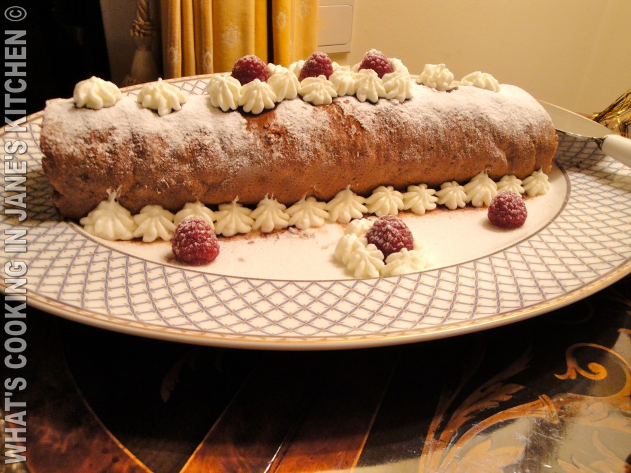 Chocolate And Raspberry Roulade ©