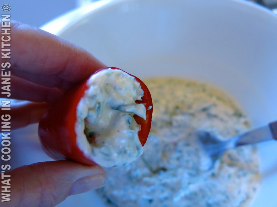 Stuffed Peppers With Cheese And Yogurt ©