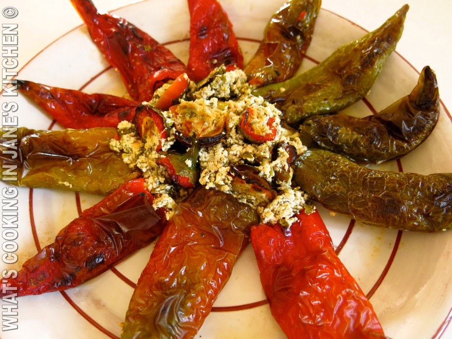 Stuffed Peppers With Cheese And Yogurt ©