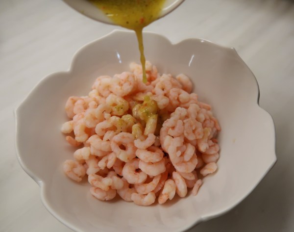 Avocado And Spicy Prawns ©