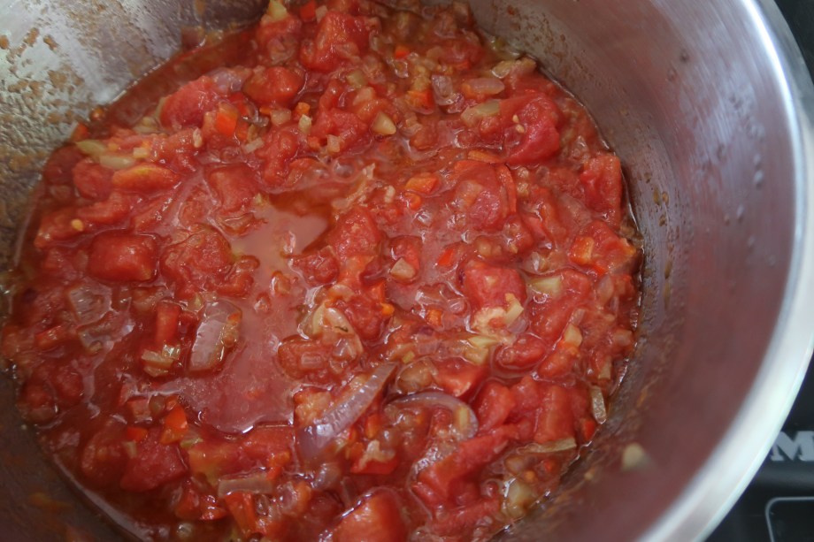 Turkish Baked Eggs Tomato And Pepper Sauce ©