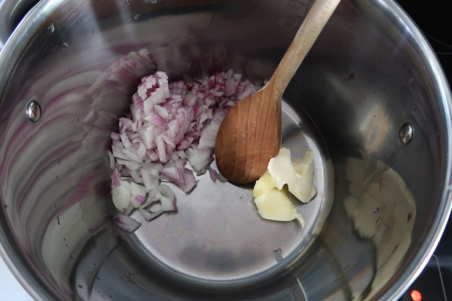 Summer Chilled Tomato Ginger Coriander And Lemon Grass Soup ©