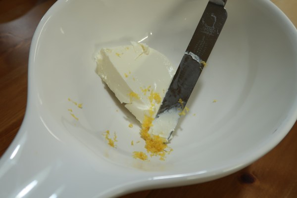 Cream Cheese And Chutney Canapés ©